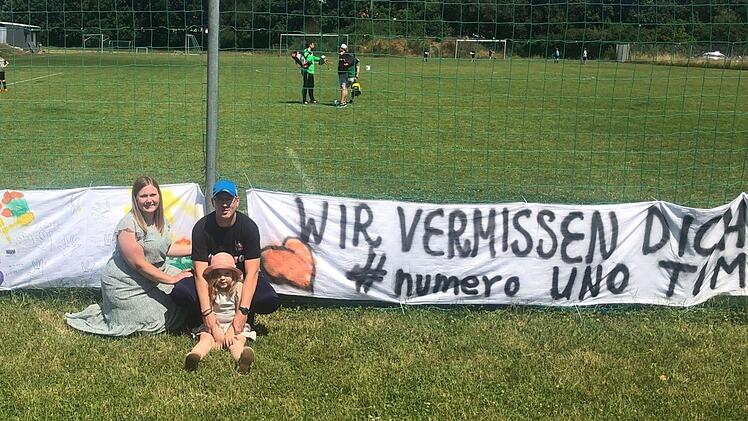 Nürnberg: Nach Tod von Fußballer Tim (8) - Familie und Verein kommen bei emotionalem Spiel zusammen
