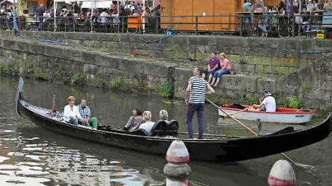Gondeln dürfen beim Kanalfest nicht fehlen.