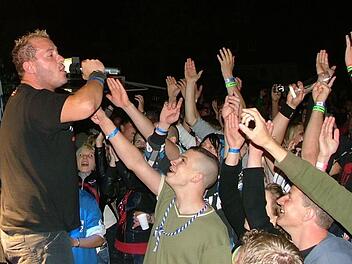 Bei der Poolparty in Rupboden war der Schauspieler und Sänger Willi Herren im Mai 2008 zu Gast. Foto: Lena Berger