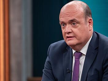 Robin Alexander sieht eine akute Bedrohung f&uuml;r die politische Zukunft von Bundeskanzler Friedrich Merz.