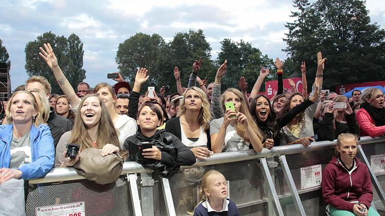 Xavier Naidoo machte seine Fans am Samstag im Forchheimer Jahnstadion glücklich. Foto: Josef Hofbauer