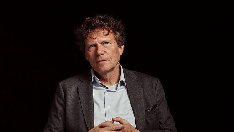 Der Soziologe Hartmut Rosa sagt in der ZDF-Doku: "Diese gef&uuml;hlte Verh&auml;rtung, dass wir uns feindlich gegen&uuml;berstehen, ist eigentlich eine gro&szlig;e Illusion."