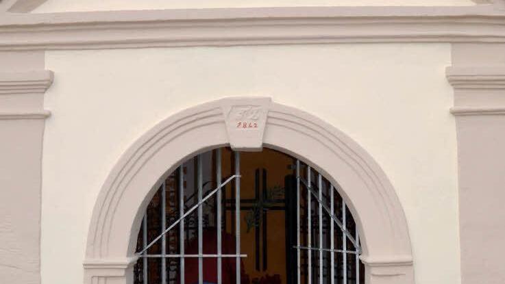 Auch die Fassade wurde neu gestrichen, nachdem Mauerschäden behoben waren. Foto: Andrea Spörlein
