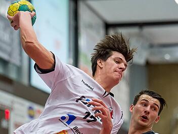 Ohne den gesperrten Vilim Leskovec wird Konstantin Singwald (links) im Kellerduell beim TV Kirchzell im Rückraum des HSC Bad Neustadt mehr Verantwortung übernehmen müssen. Foto: Anand Anders