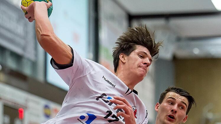 Ohne den gesperrten Vilim Leskovec wird Konstantin Singwald (links) im Kellerduell beim TV Kirchzell im Rückraum des HSC Bad Neustadt mehr Verantwortung übernehmen müssen. Foto: Anand Anders