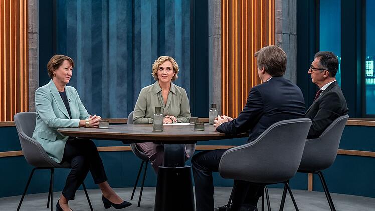 "Die Angebote sind da, der Wettbewerb ist sehr hart", sagt Auto-Lobbyistin Hildegard Müller (links).