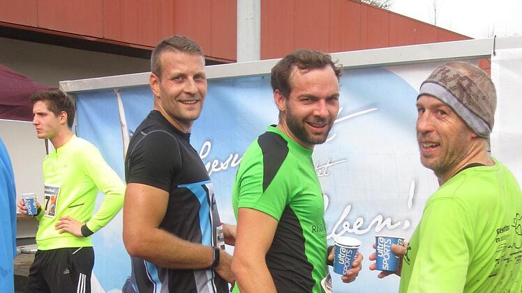 So muss man nach einem Trail aussehen. Matthias Kuchmann (von links, Preh GmbH), Andreas Stubenrauch (RSV Wollbach) und Arno Albert (TSV Hollstadt) nach dem 14 Kilometerlauf. Michaela Greier