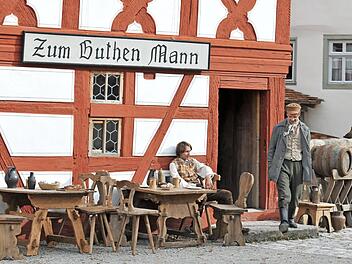 Das Büttnerhaus aus Wipfeld im Fränkischen Freilandmuseum wurde im Märchenfilm "Der starke Hans" zum Gasthaus umfunktioniert. Foto: Margarete Meggle-Freund
