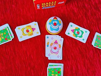 Kinderspiel-Empfehlung im Test: Halli Galli Junior, das witzige Reaktionsspiel für die Kita