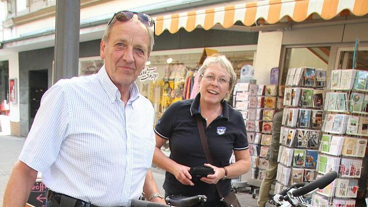 Günter Schrei und Marie-Luise Klose halten nichts von der Idee, Kulmbach künftig mit dem Zusatz "am Main" zu schmücken.