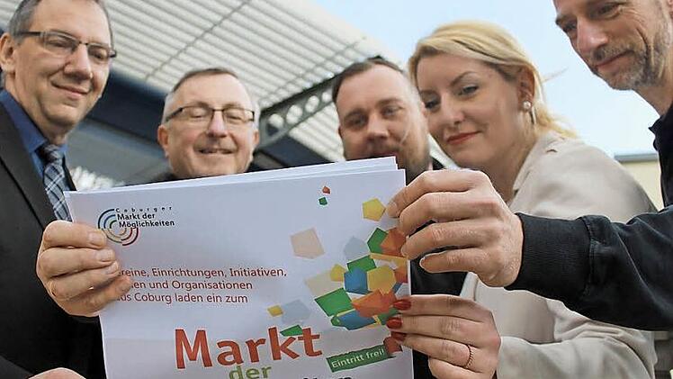 Die Veranstalter sind schon gespannt, wie die Bevölkerung ihren Markt annehmen wird. Von links: Thomas Nowak, Jürgen Heeb, Alexander Müller, Franziska Bartl und Oliver Völker. Foto: Dominic Buckreus