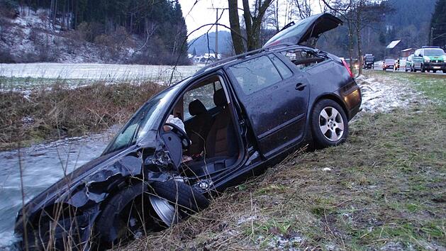 Der Wagen des Unfallverursachers. Foto: Marco Mei&szlig;ner