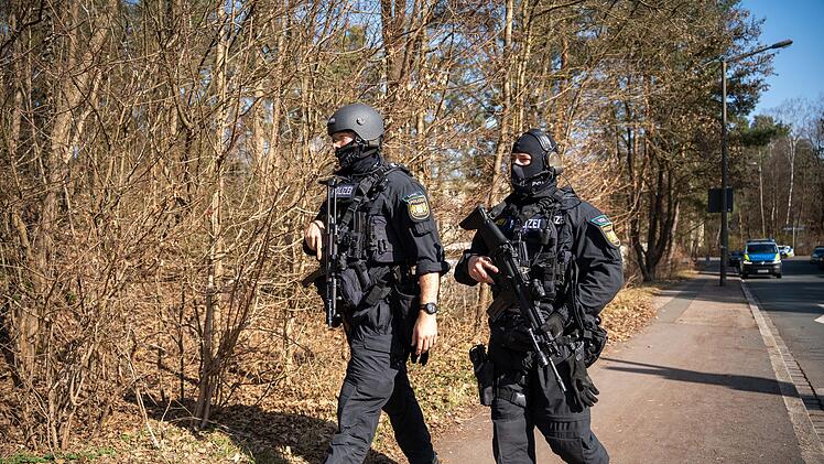 SEK-Einsatz in Nürnberg: Mann bedroht Nachbarn mit Schusswaffe