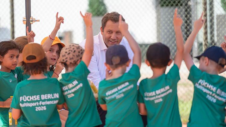 Bundesfinanzminister besucht Sportverein