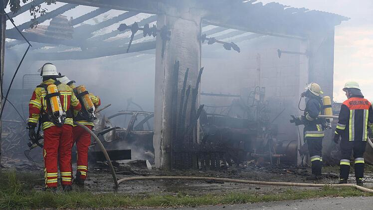 Brand in Scheune in Unteroberndorf Foto: News5 / Herse