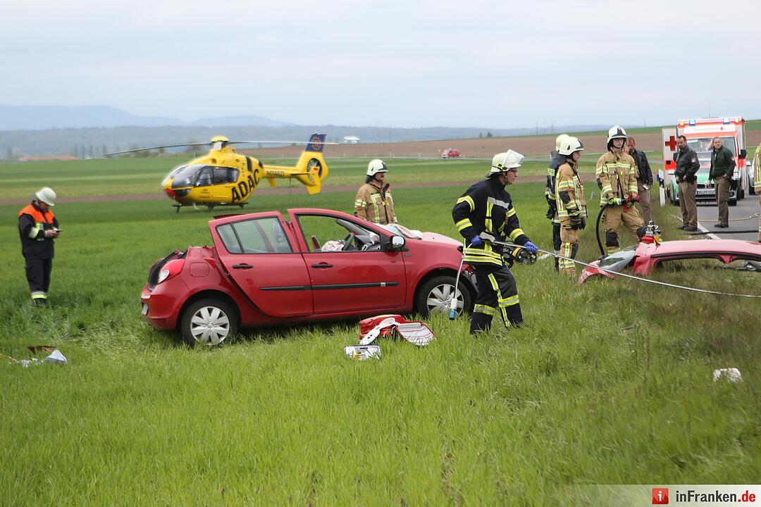 Unfall bei Haßfurt: Autos kollidieren frontal