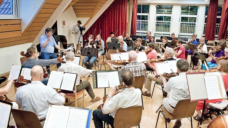 Blick in den großen Saal des Kulturzentrums am Schützenplatz.