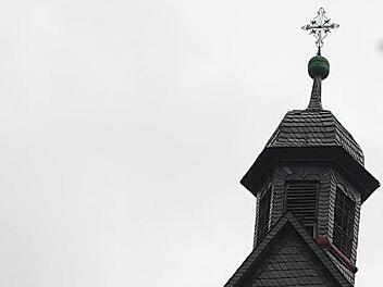 Die Spitze der Kreuzbergkapelle Foto: Heike Schülein