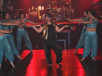 Die Gardetruppe aus Heroldsbach präsentierte "Aladdins Harem" Foto: Mathias Erlwein