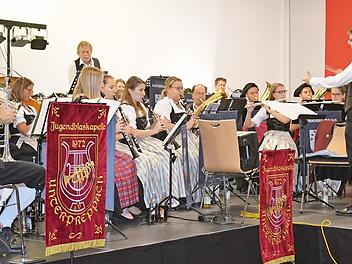 Die Musikvereinigung aus Ebensfeld wurde von Benedikt Krüger dirigiert. Fotos: Jasmin Kuhn