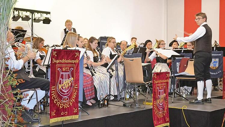 Die Musikvereinigung aus Ebensfeld wurde von Benedikt Krüger dirigiert. Fotos: Jasmin Kuhn