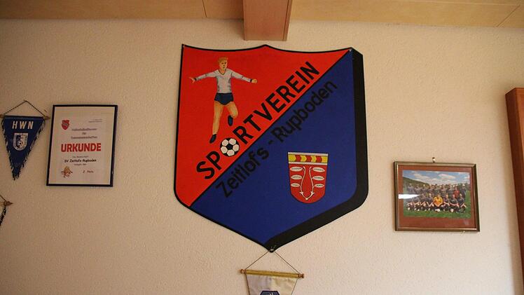 Als 1993 Zeitlofs und Rupboden fusionierten, entwarf Erwin Baum das Wappen des neu gegründeten Vereins.
