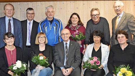 Die Jubilare mit Landrat Schneider, Geschäftsleiter Horst Hofmann und Personalratsvorsitzendem Edwin Oppelt  Foto: Moni Göhr/Landratsamt Haßberge