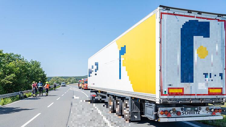 A73-Abfahrt im Kreis Erlangen-H&ouml;chstadt: Lastwagen erfasst Fahrrad