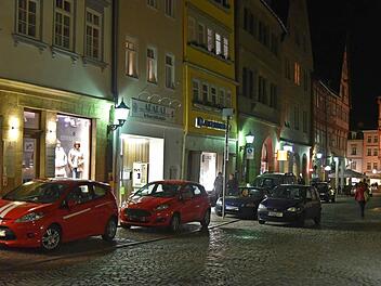 Vor allem an Kurzzeitparkplätzen mangelt es in der Innenstadt.  Fotos: Gabi Arnold