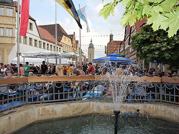 Alt und jung in der Altstadt: Ebern feiert drei Tage lange.Foto: Ralf Kestel