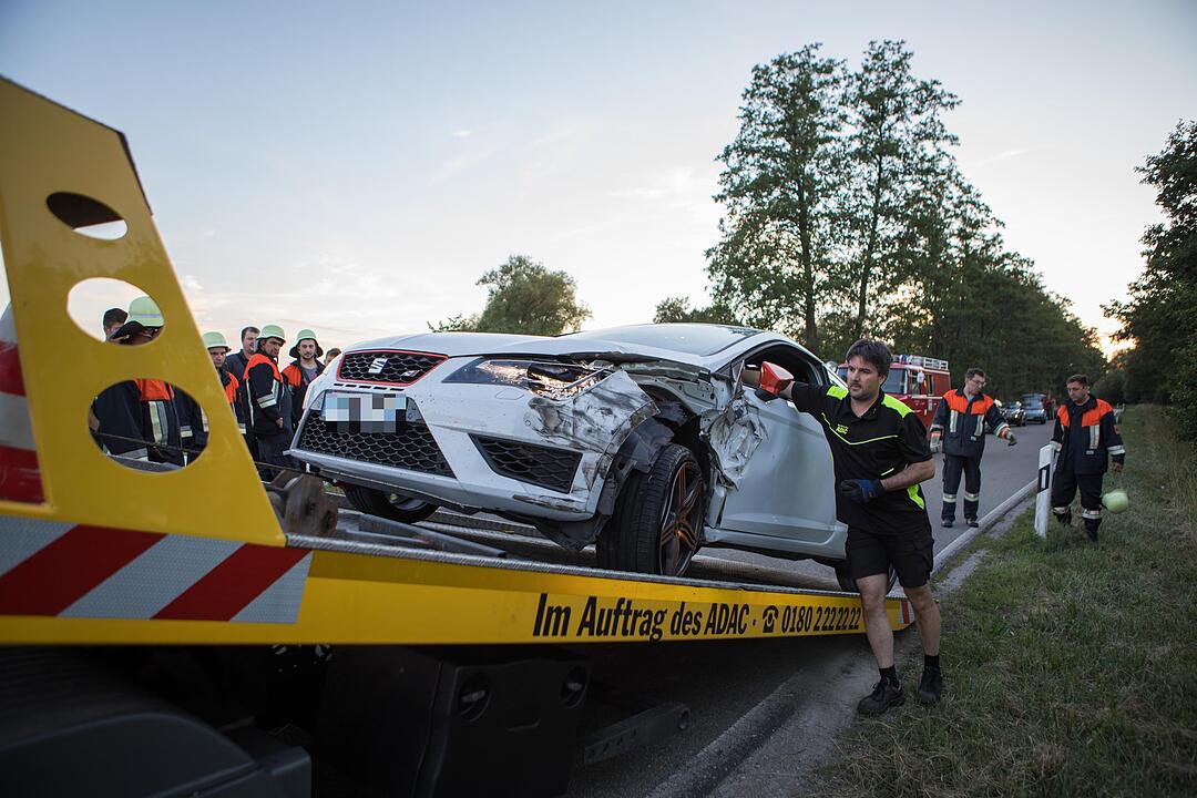 Kreis Ansbach: 22-Jähriger kollidiert bei Heglau mit Traktor