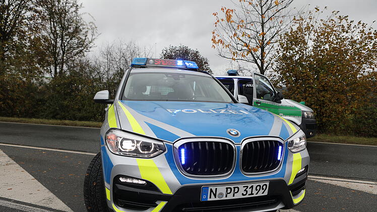 Verkehrsunfall mit vier Fahrzeugen auf Bundesstra&szlig;e