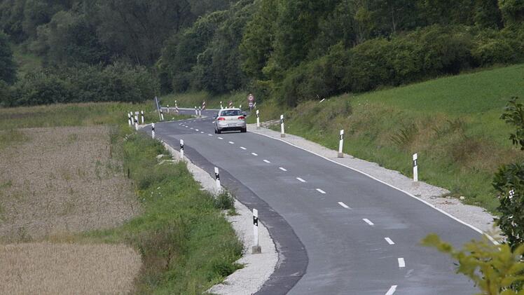 Die Kreisstraße zwischen Wannbach und Urspring ist ab Mittwoch wegen Bauarbeiten komplett gesperrt. Foto: Josef Hofbauer