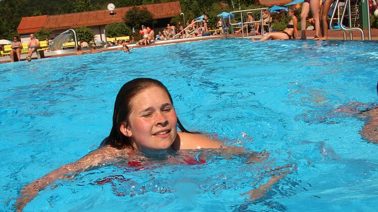 Wer kann, sucht zurzeit ein Freibad auf.  Josef Hofbauer