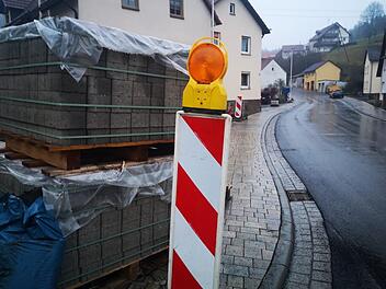 Die Bauarbeiten in der Salzforststraße in Schmalwasser wurden nicht rechtzeitig zum Jahresende fertig.  Foto: Marion Eckert