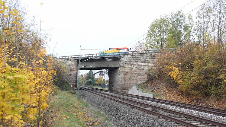Die Bahnbrücke bei Johannisthal Foto: Friedwald Schedel