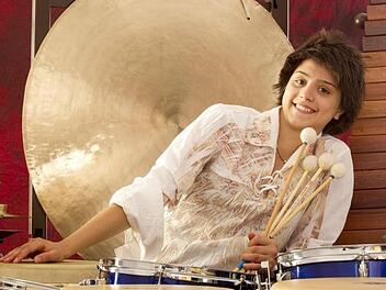 Die Percussions-Virtuosin Vivi Vassileva eröffnet am Montag  mit ihrem Trio die Konzertsaison beim "Verein".Hans Peter Schwarzenbach