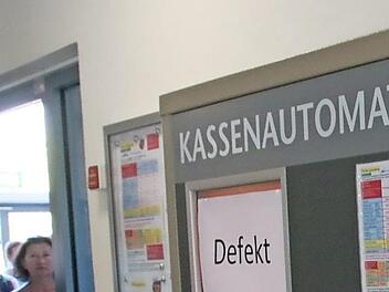 Beide Automaten waren gestern defekt.  Foto: Josef Hofbauer