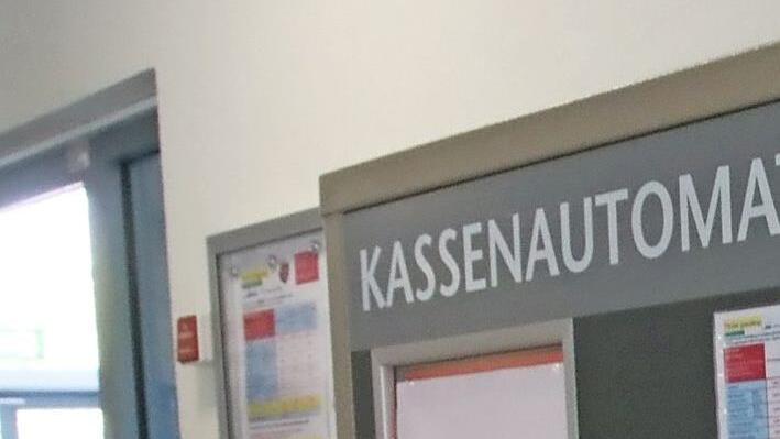 Beide Automaten waren gestern defekt.  Foto: Josef Hofbauer