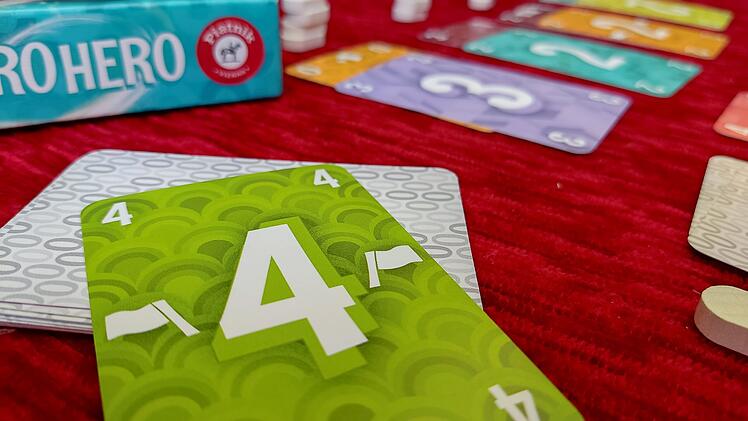 Kartenspiel-Test Zero Hero - Absackerspiel mit Kaufmechanismus und Ärger-Faktor