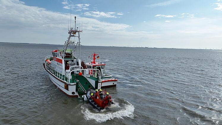Ohne Ehrenamtliche w&uuml;rde es nicht funktionieren: Seenotrettung ist in Deutschland zumeist "Ehrensache".