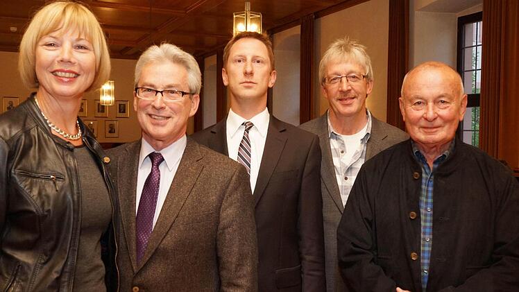 Dankurkunden für Annemarie Fell, Georg Schuler, Marius Saar, Karl-Heinz Glück und Heinz Falkenhain Fotos: Arkadius Guzy