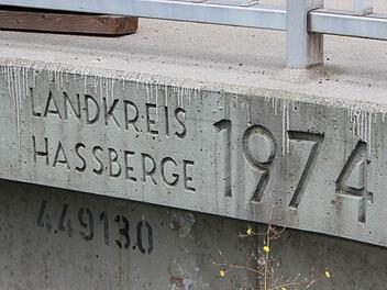 Die Bahnbrücke in Ebern wurde in ihrer heutigen Form 1974 gebaut. (Foto: Eckehard Kiesewetter)