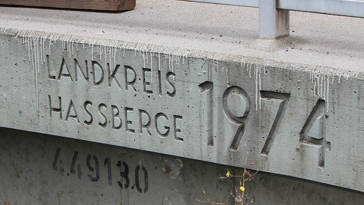 Die Bahnbrücke in Ebern wurde in ihrer heutigen Form 1974 gebaut. (Foto: Eckehard Kiesewetter)