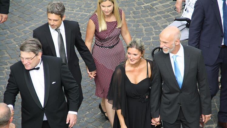 Winfried Bausback, Frank Oette mit Frau (Kurdirektor) und das Ehepaar Anja und Kay Blankenburg (Oberbürgermeister).