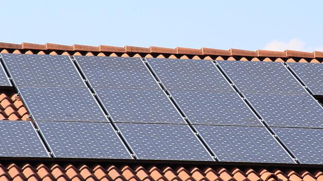 Bamberg: Solarstrom auf und bei Erba-Gebiet? - Infoveranstaltung kl&auml;rt Fragen auf