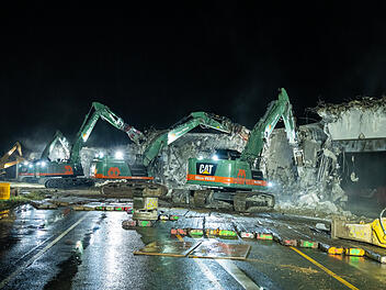 Brückenabriss in Bamberg: Instabiles Bauwerk binnen einer Nacht zerlegt Brückenabriss in Bamberg: Instabiles Bauwerk binnen einer Nacht zerlegt