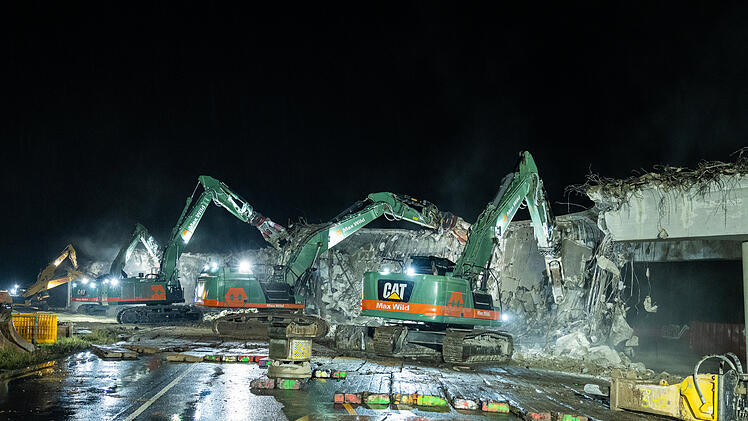 Brückenabriss in Bamberg: Instabiles Bauwerk binnen einer Nacht zerlegt