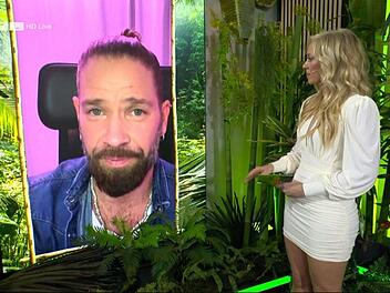 Tal Ofarim, Bruder von S&auml;nger und Dschungelcamp-Kandidat Gil Ofarim, sprach in der Warm-up-Show &uuml;ber dessen Teilnahme.