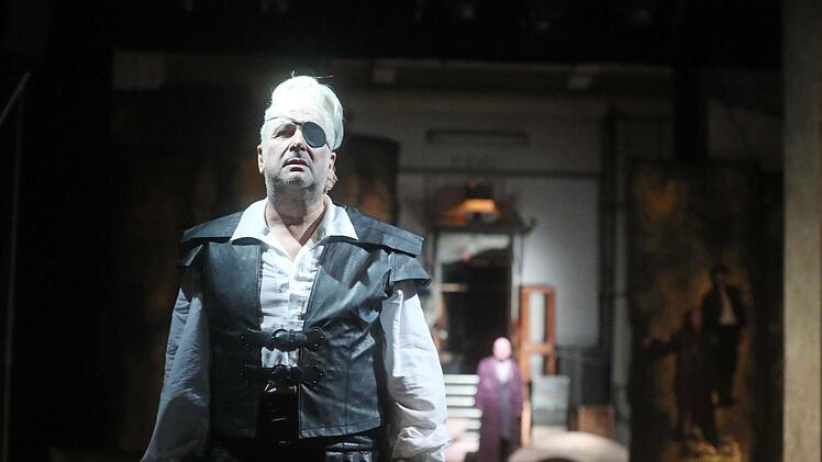 Szene aus "Wallenstein" am Landestheater Coburg.Foto: Henning Rosenbusch